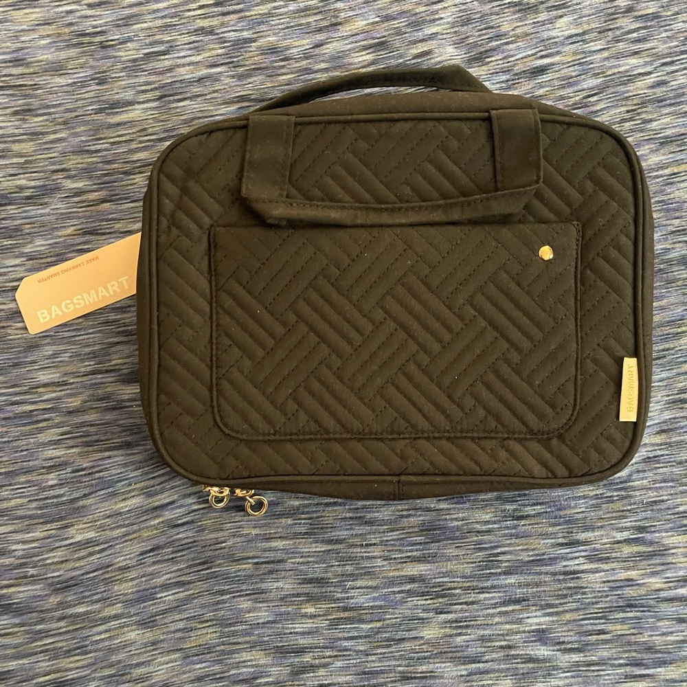 Bagsmart Toiletry Travel Bag with hanging hooks, black, tags on, never used